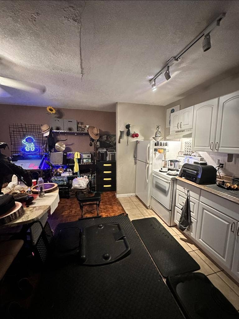 Living space available October 1st!