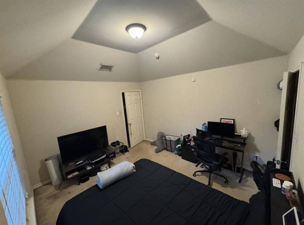 spacious frisco room
