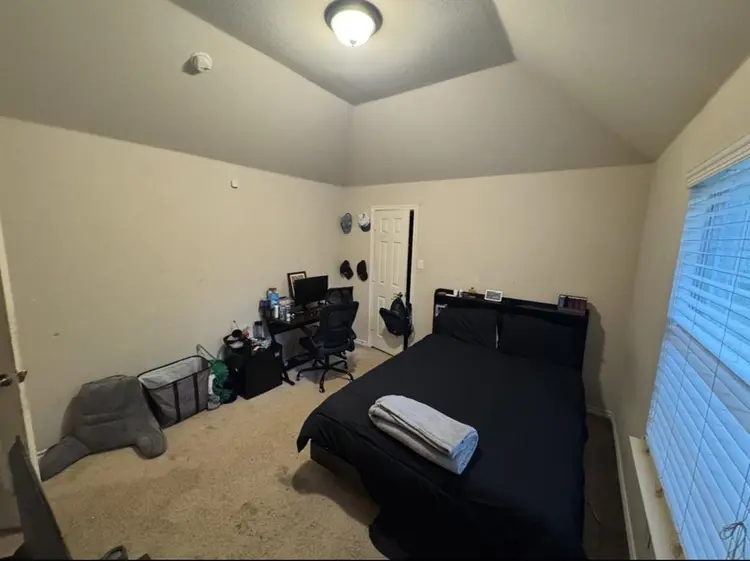 spacious frisco room