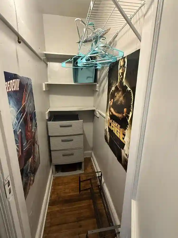 LOOKING FOR A ROOMMATEE
