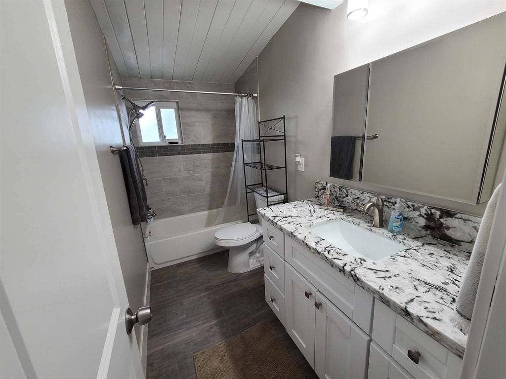 Spare bedroom in Spring Valley