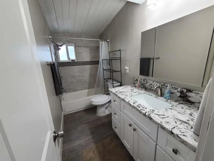 Spare bedroom in Spring Valley