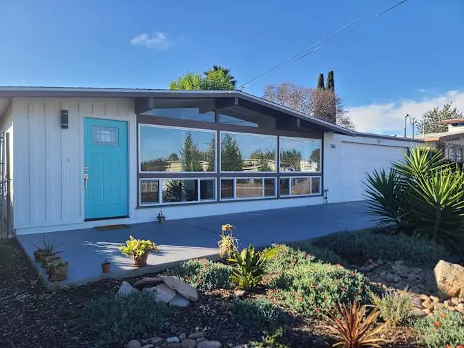 Spare bedroom in Spring Valley