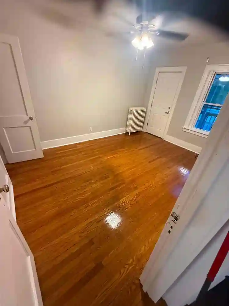 2 bed 1 bath appt. Available now.