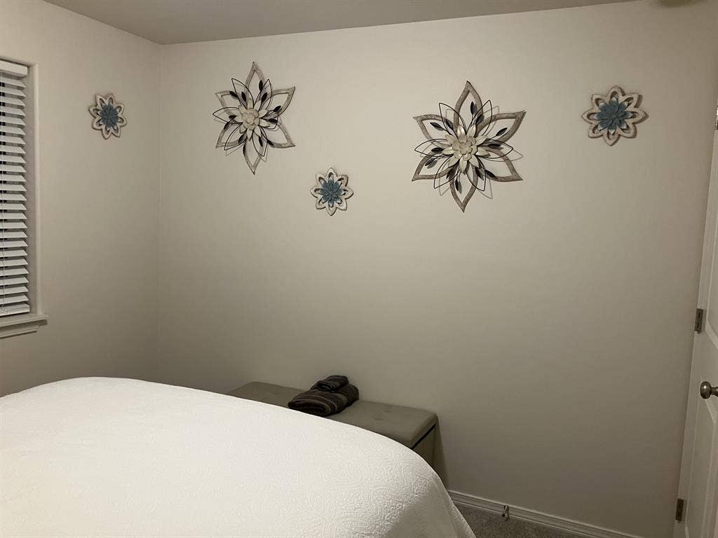 Furnished Rm, Priv Bath, Util Incl.