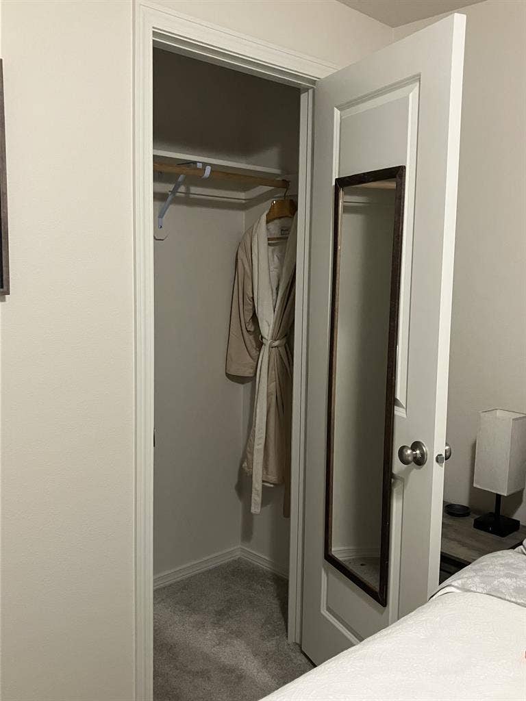 Furnished Rm, Priv Bath, Util Incl.