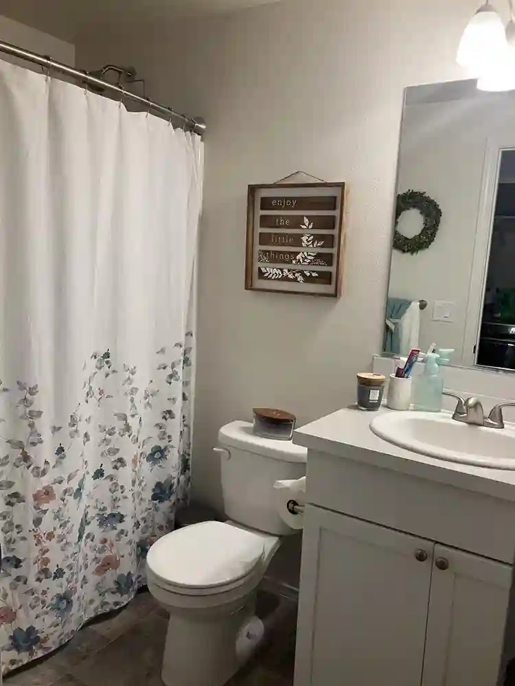 Furnished Rm, Priv Bath, Util Incl.