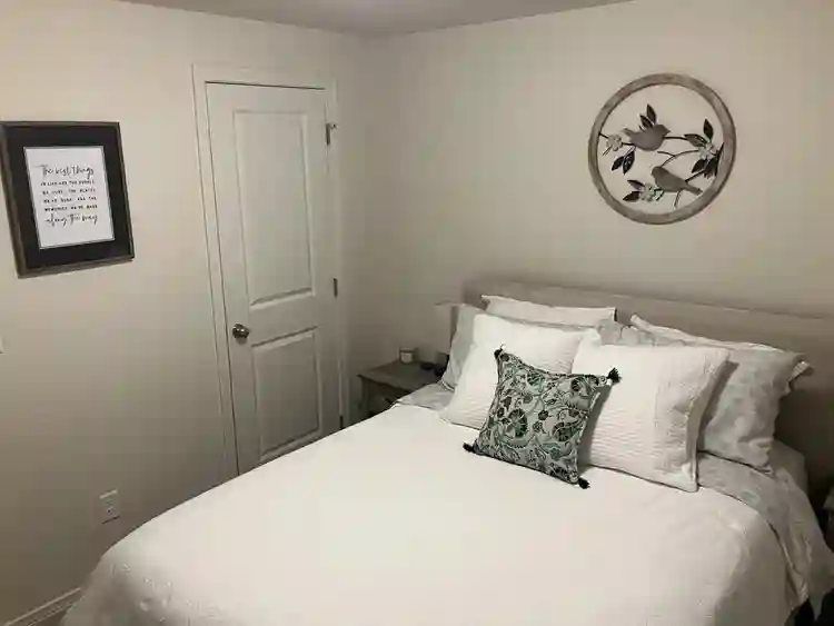 Furnished Rm, Priv Bath, Util Incl.