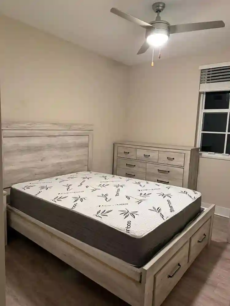 I am looking for a roommate - $1350