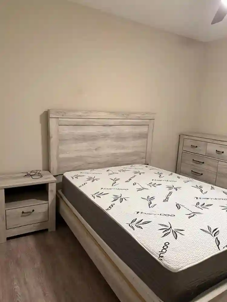 I am looking for a roommate - $1350