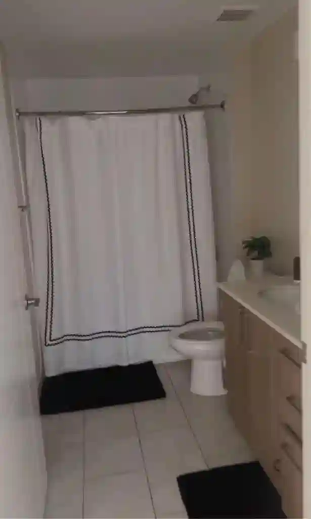 I am looking for a roommate - $1350
