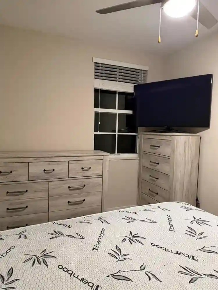I am looking for a roommate - $1350