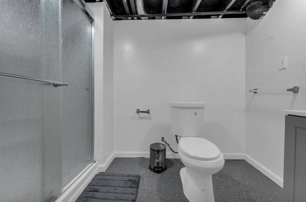 Shared room and private room open.