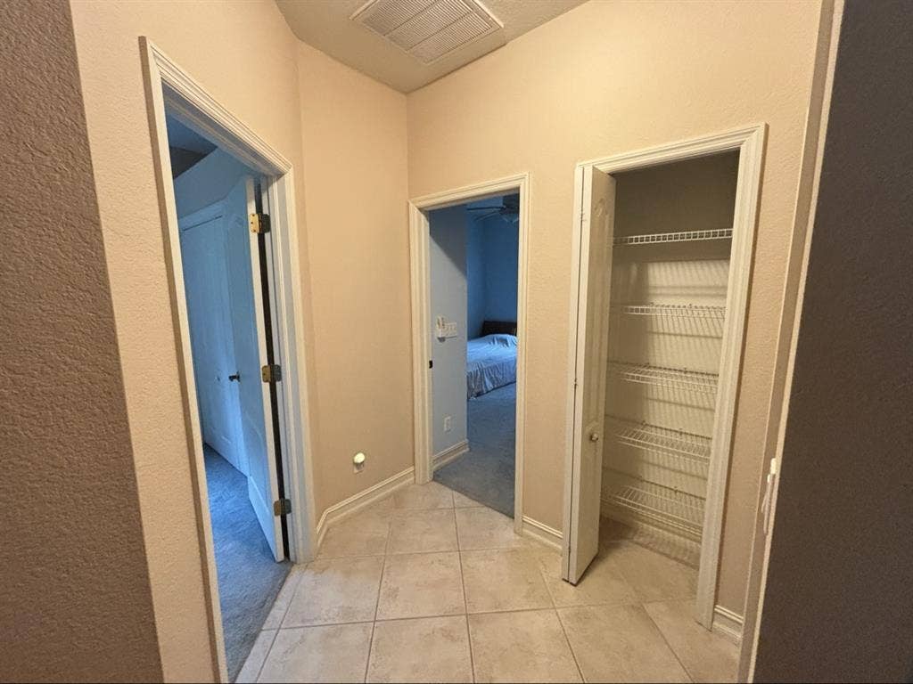 Rooms available in Naples!