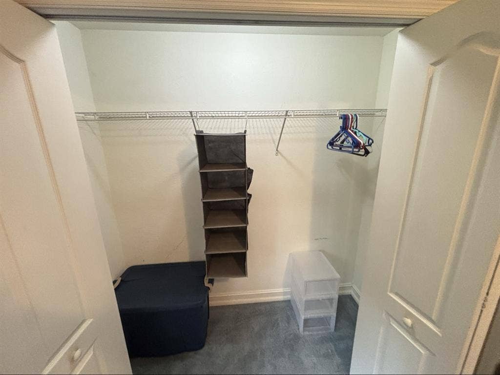 Rooms available in Naples!