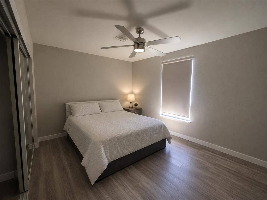 Room for rent in House with Pool