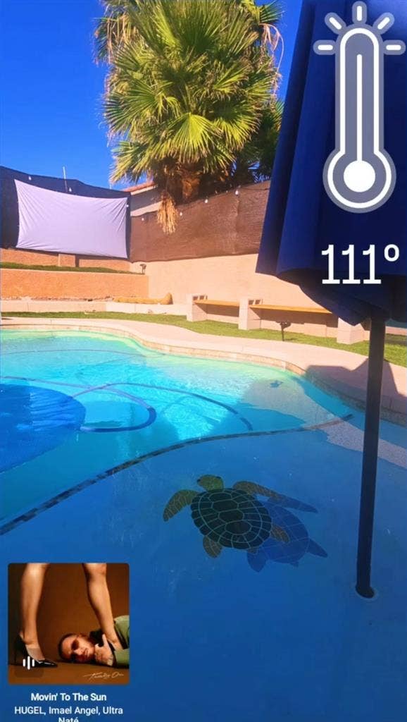 Room for rent in House with Pool