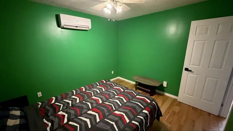 Room for rent (green bedroom)