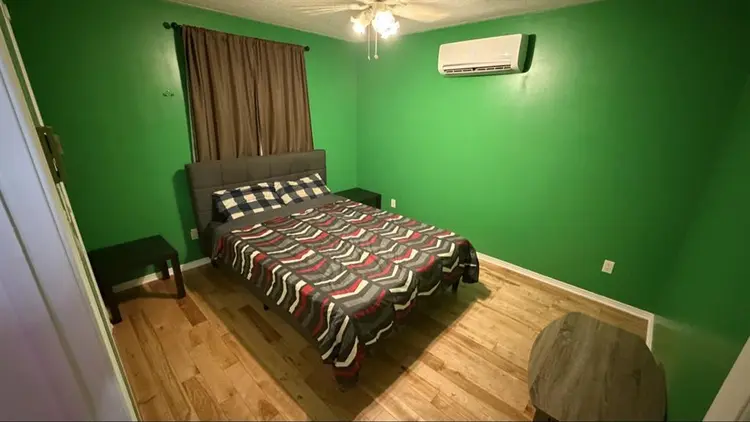 Room for rent (green bedroom)