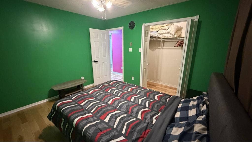 Room for rent (green bedroom)