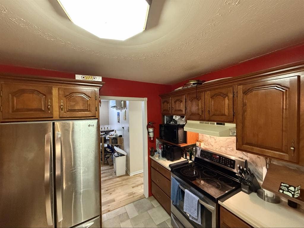 Room for rent (green bedroom)