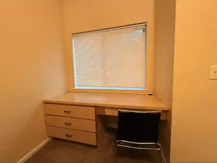 $590 monthly 3 bedroomm