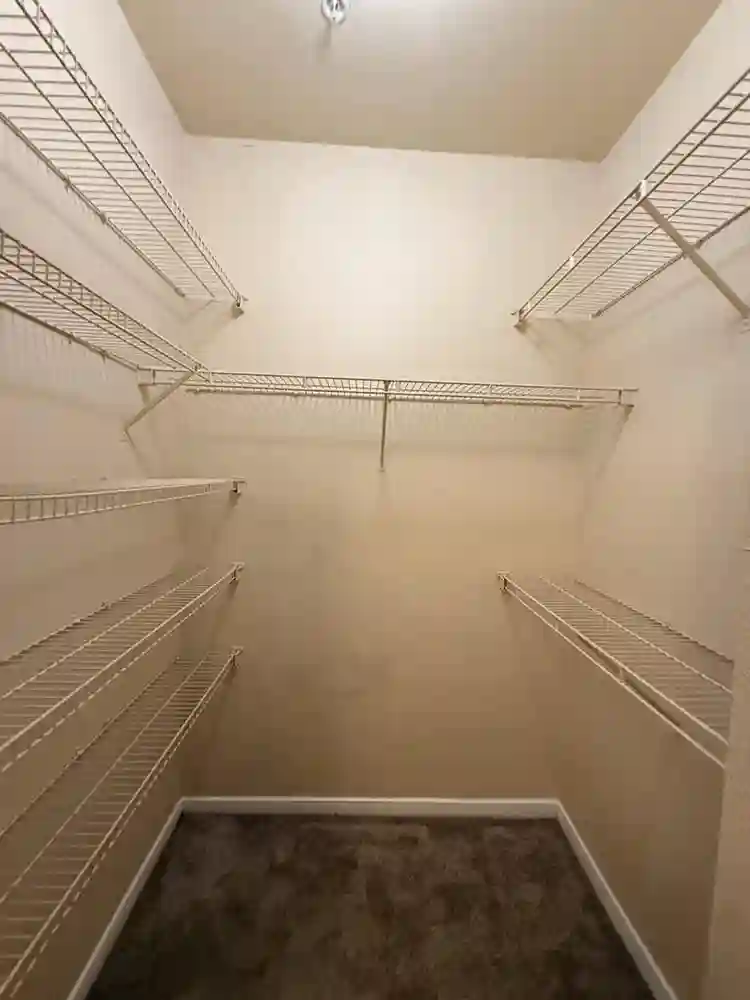 $590 monthly 3 bedroomm