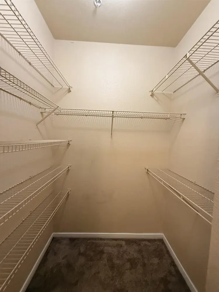 $590 monthly 3 bedroomm