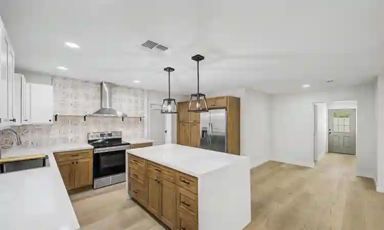Elegantly remodeled home. room rent