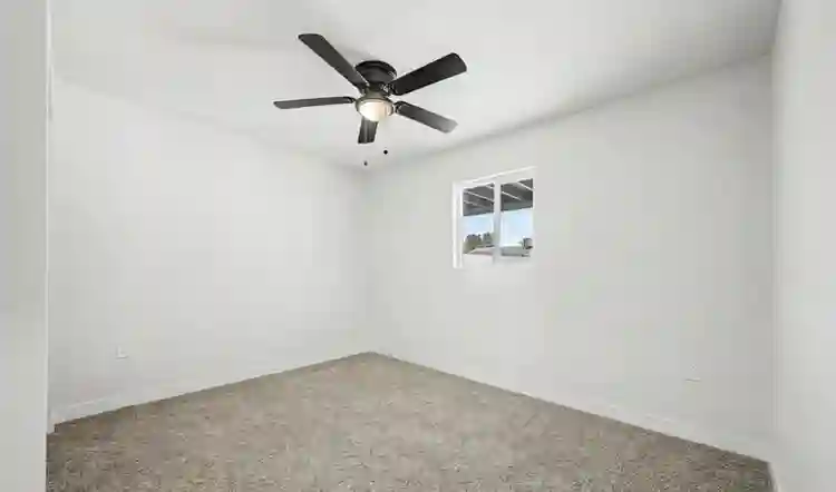Elegantly remodeled home. room rent