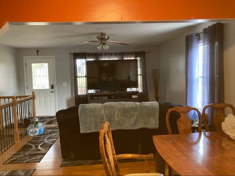 Looking for roomate