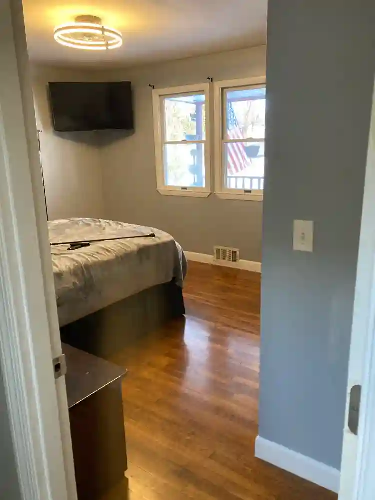 Looking for roomate
