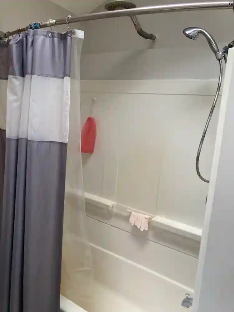 Looking for roomate