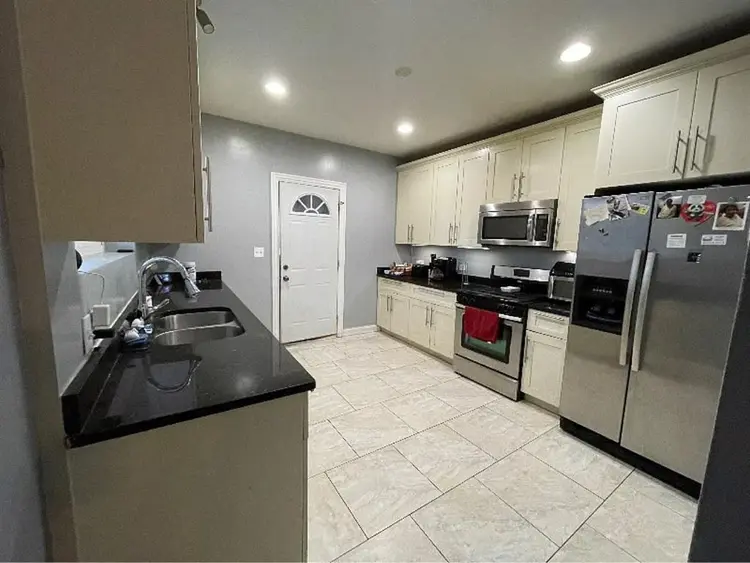 Fully furnished room for rent