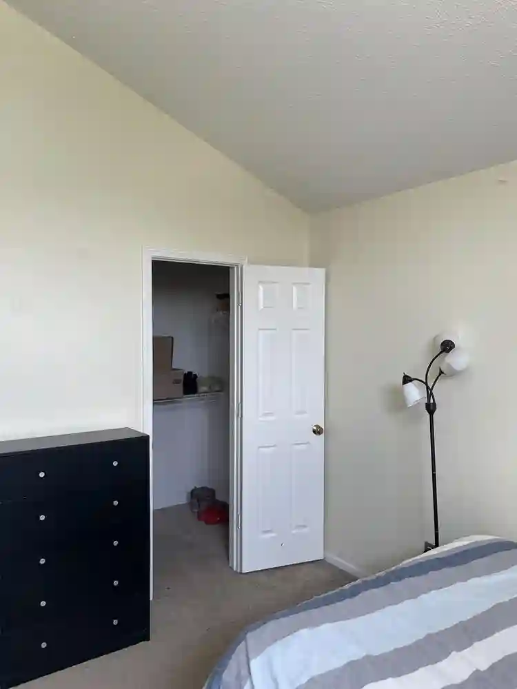 NW Indy- Looking for a roommate!