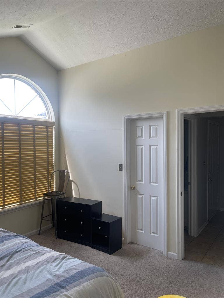 NW Indy- Looking for a roommate!
