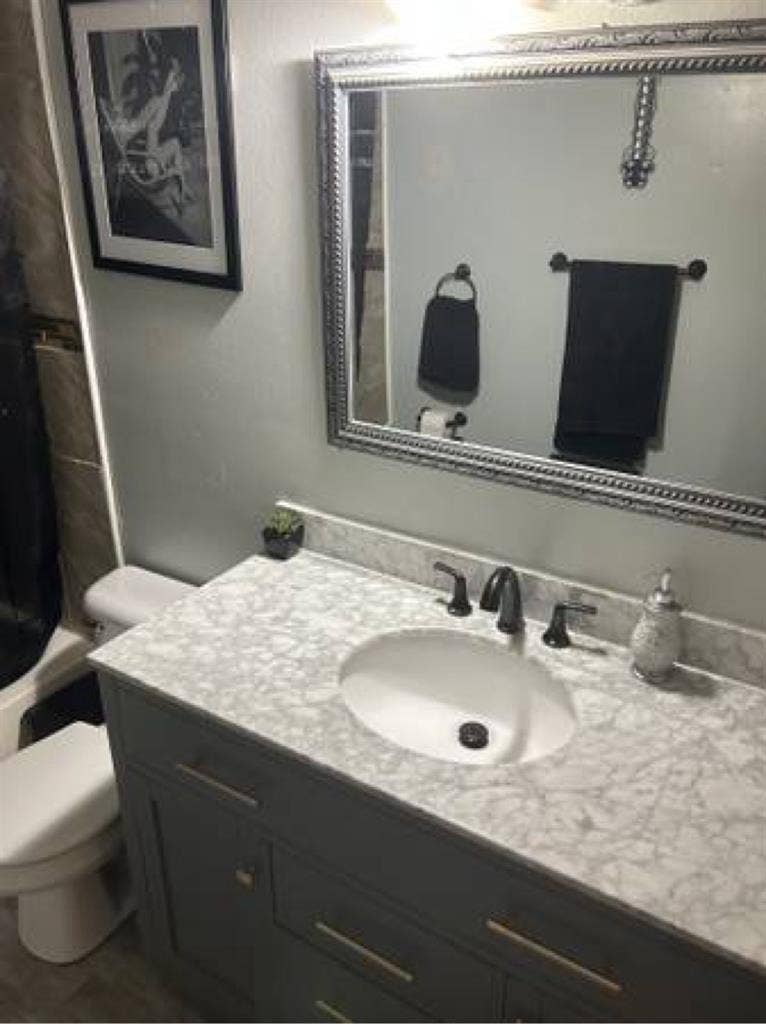 Room for rent in Armona