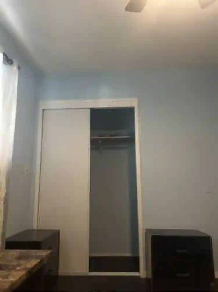 Room for rent in Armona