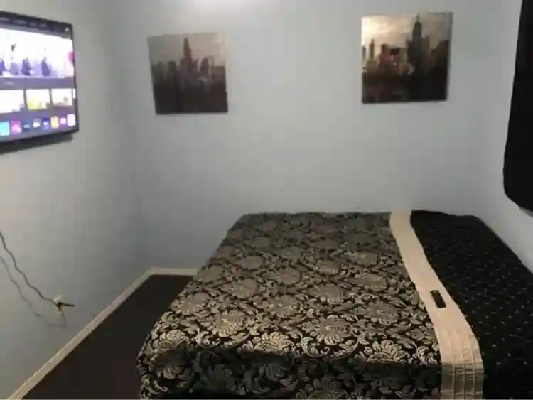Room for rent in Armona