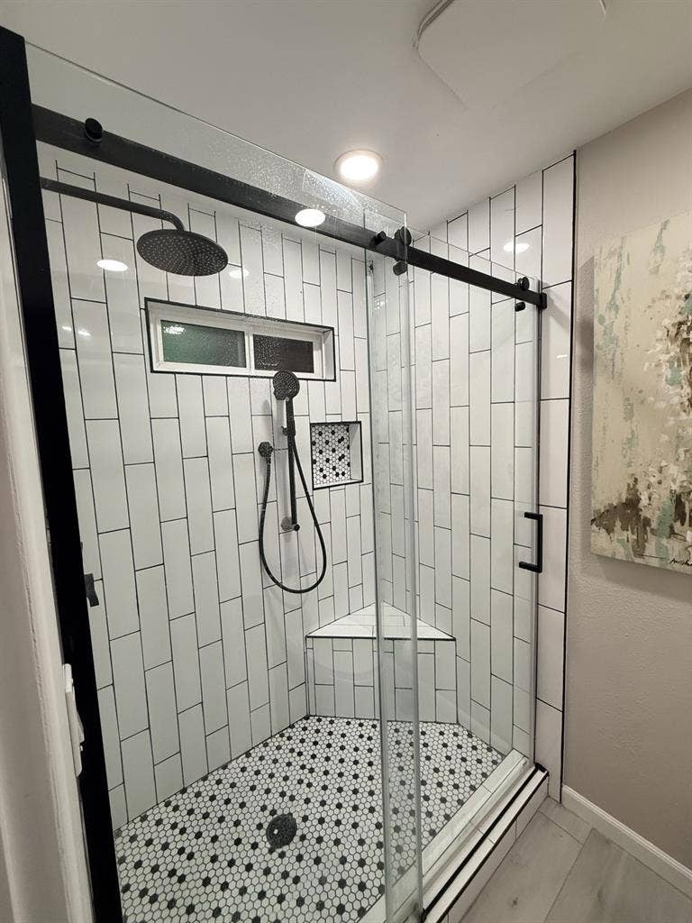 One bed room and private bathroom