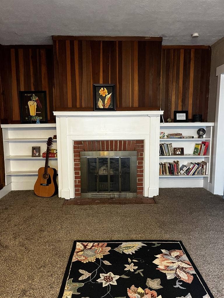 Looking for female roommate