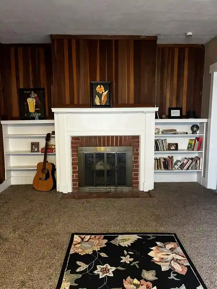 Looking for female roommate
