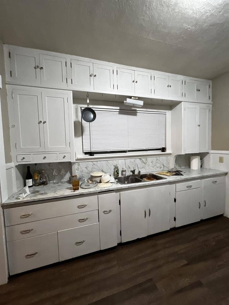 Looking for female roommate