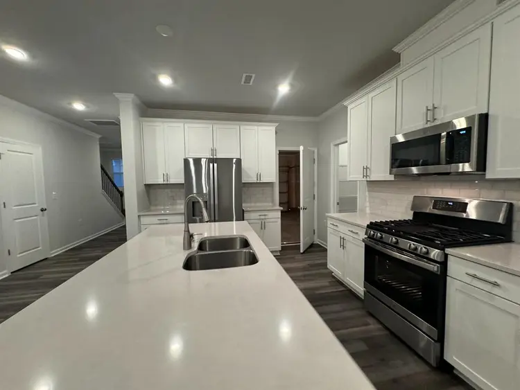 4 BR in Morrisville