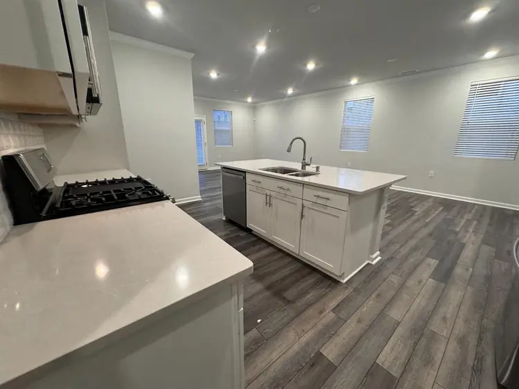 4 BR in Morrisville