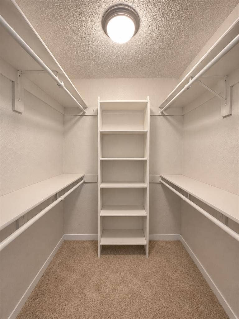 Roommate needed in Northridge