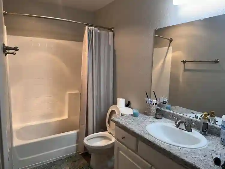 Roommate needed in Northridge