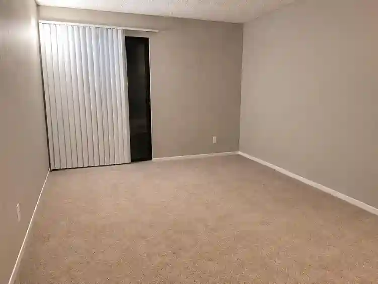 Roommate needed in Northridge