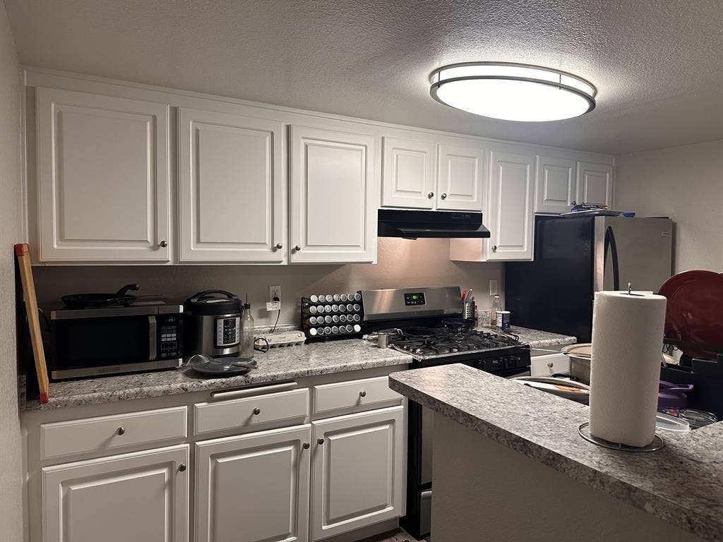 Roommate needed in Northridge