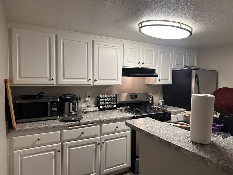 Roommate needed in Northridge